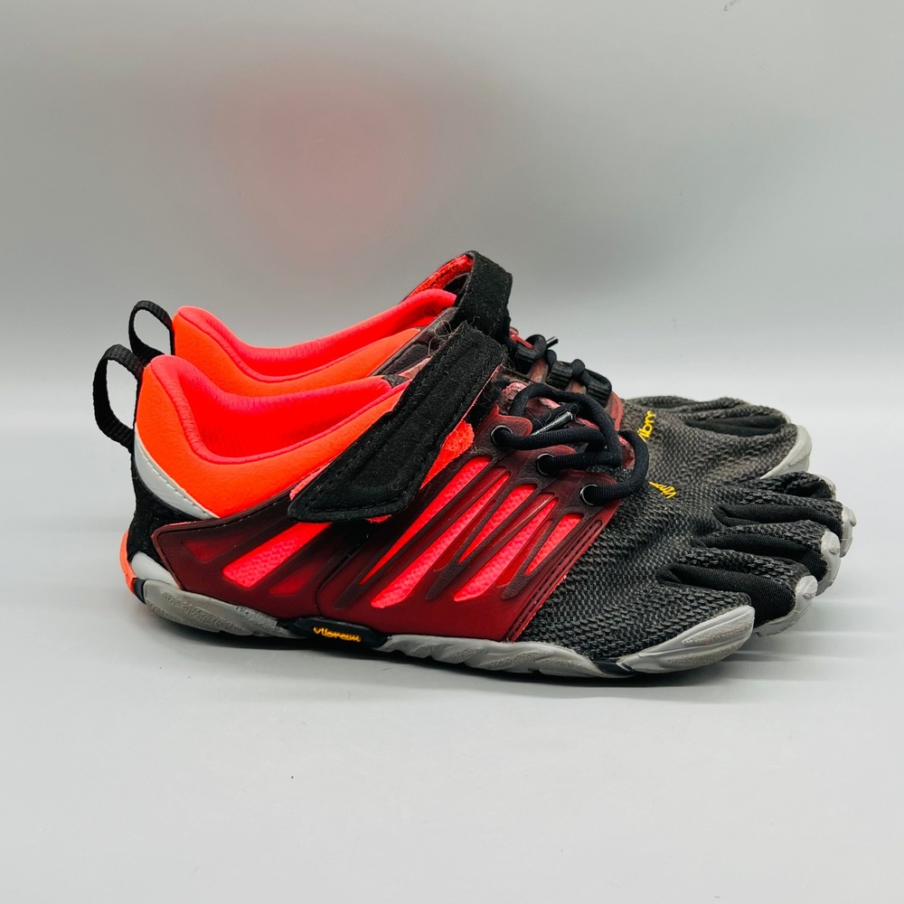 Vibram FiveFingers Shoes Womens 7 Black Red V-Train Training Gym Indoor Sports